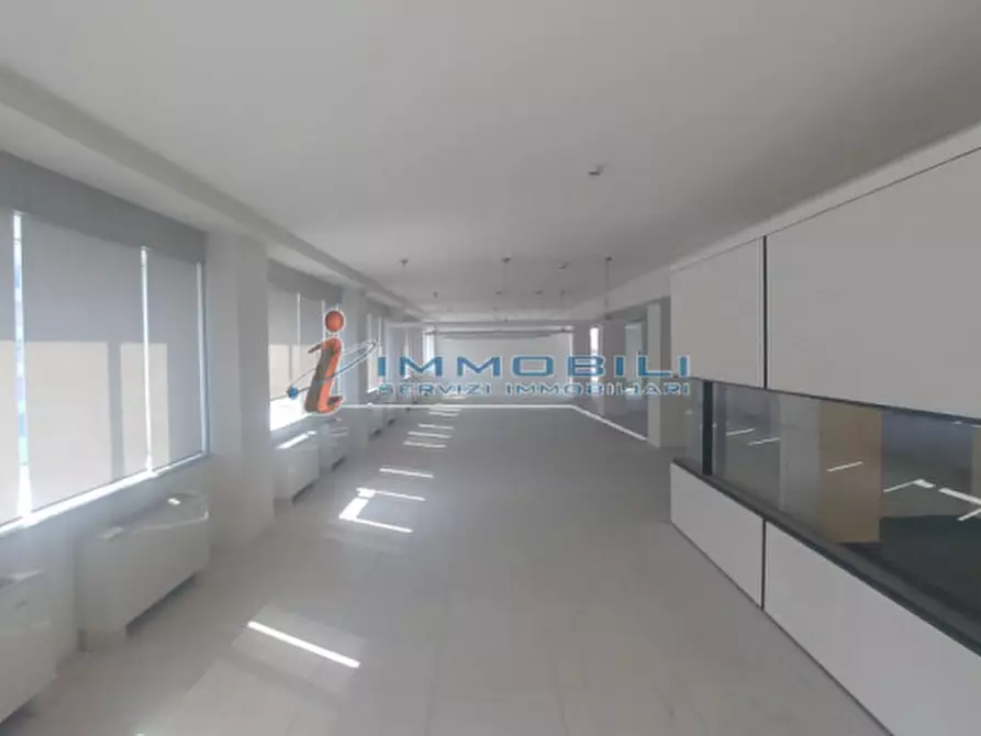 Immagine 2 di Ufficio in affitto  in VIALE MONZA a Milano