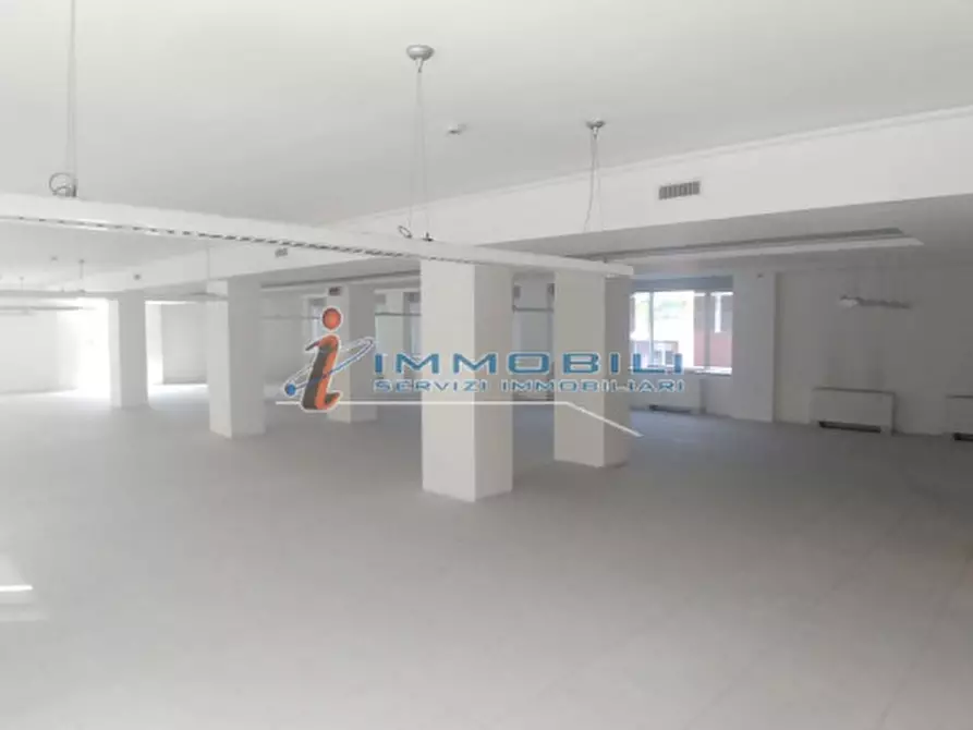 Immagine 4 di Ufficio in affitto  in VIALE MONZA a Milano