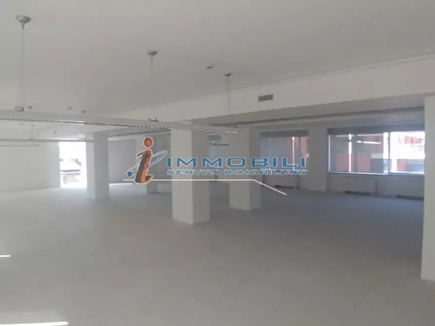 Immagine 18 di Ufficio in affitto  in VIALE MONZA a Milano