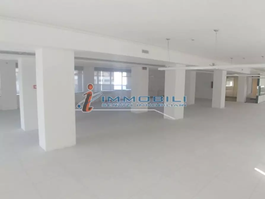 Immagine 19 di Ufficio in affitto  in VIALE MONZA a Milano