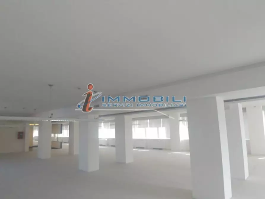 Immagine 20 di Ufficio in affitto  in VIALE MONZA a Milano