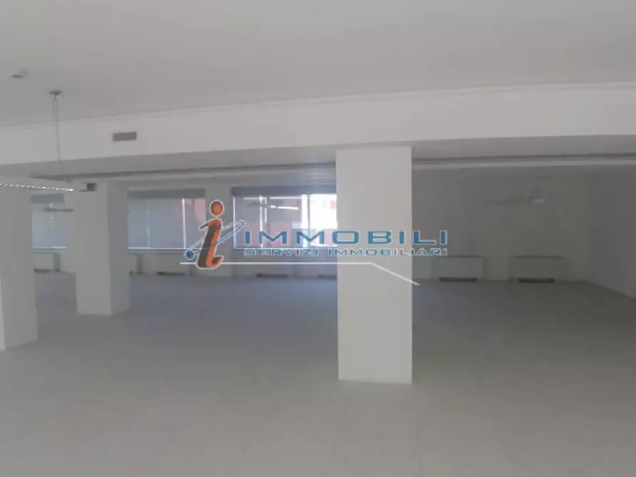 Immagine 23 di Ufficio in affitto  in VIALE MONZA a Milano