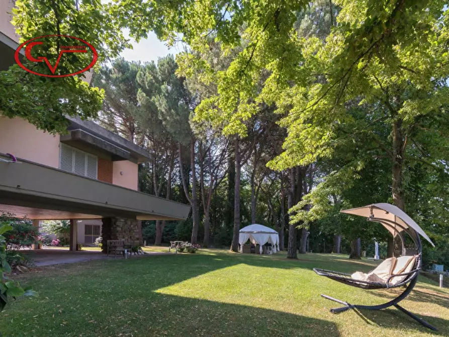 Immagine 1 di Villa in vendita  in via lungarno a Terranuova Bracciolini