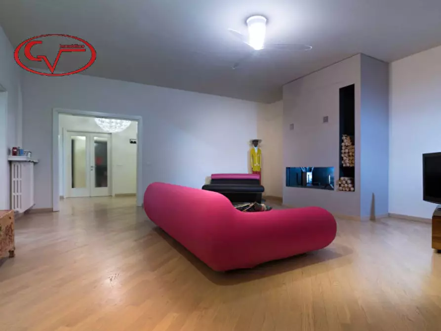 Immagine 20 di Villa in vendita  in via lungarno a Terranuova Bracciolini