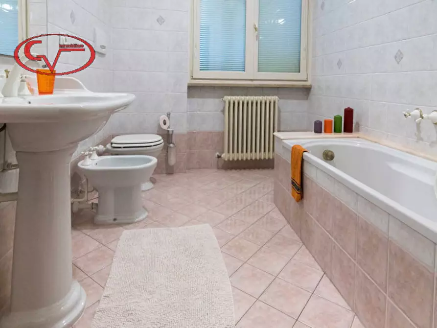 Immagine 28 di Villa in vendita  in via lungarno a Terranuova Bracciolini