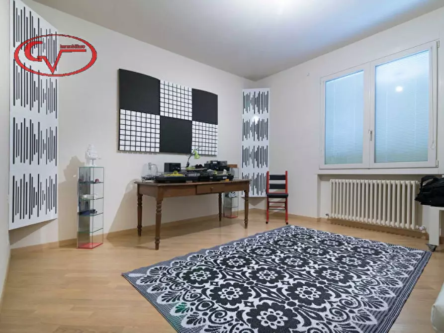 Immagine 29 di Villa in vendita  in via lungarno a Terranuova Bracciolini