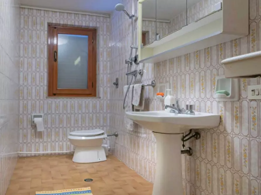 Immagine 36 di Villa in vendita  in via lungarno a Terranuova Bracciolini