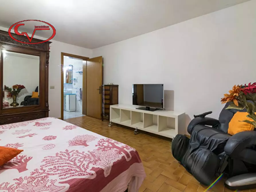 Immagine 38 di Villa in vendita  in via lungarno a Terranuova Bracciolini