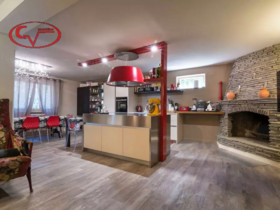 Immagine 42 di Villa in vendita  in via lungarno a Terranuova Bracciolini