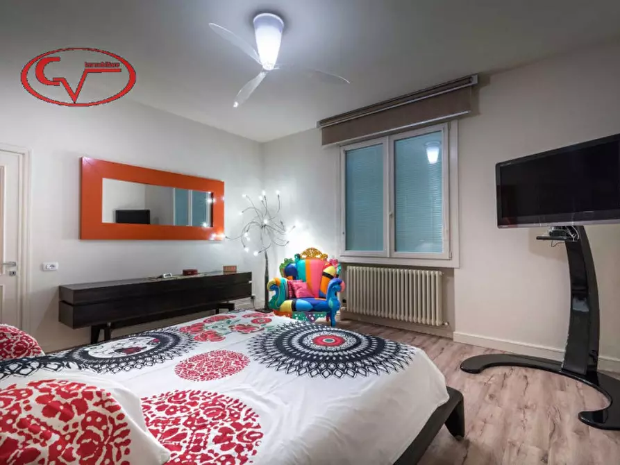 Immagine 57 di Villa in vendita  in via lungarno a Terranuova Bracciolini