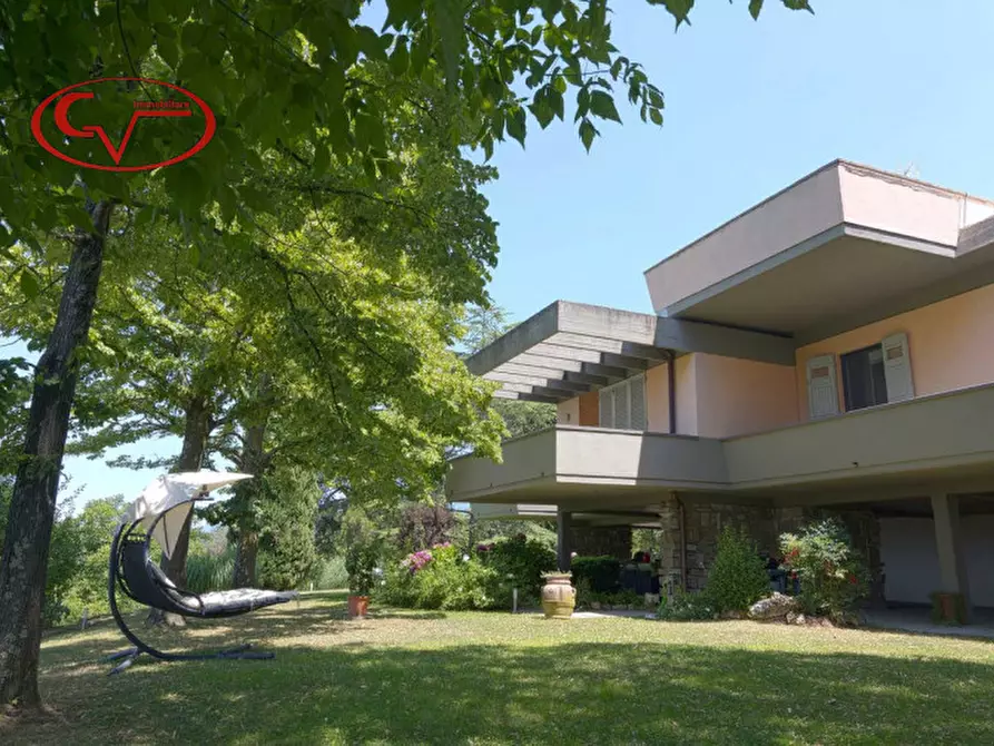 Immagine 70 di Villa in vendita  in via lungarno a Terranuova Bracciolini