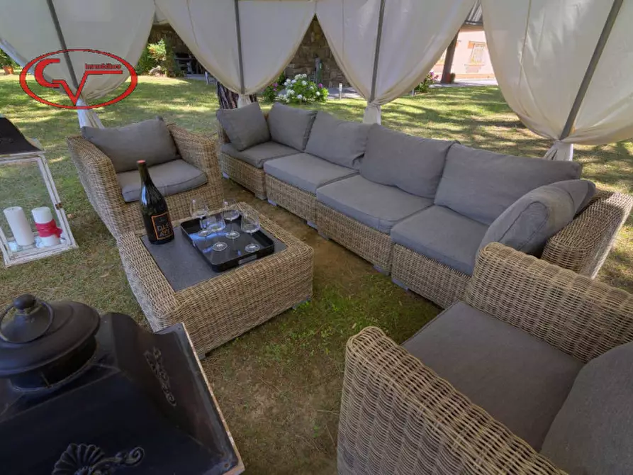 Immagine 71 di Villa in vendita  in via lungarno a Terranuova Bracciolini