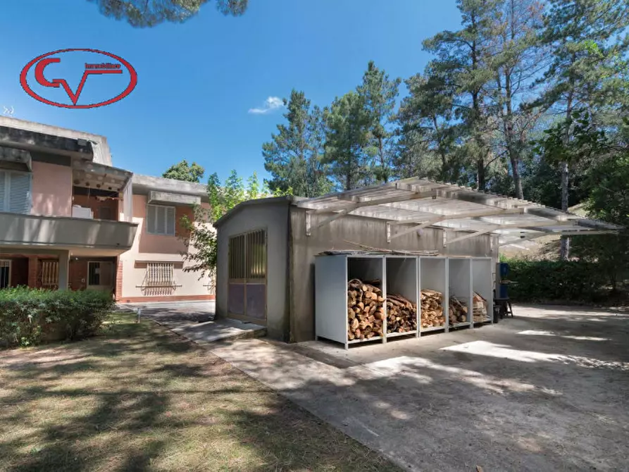 Immagine 74 di Villa in vendita  in via lungarno a Terranuova Bracciolini