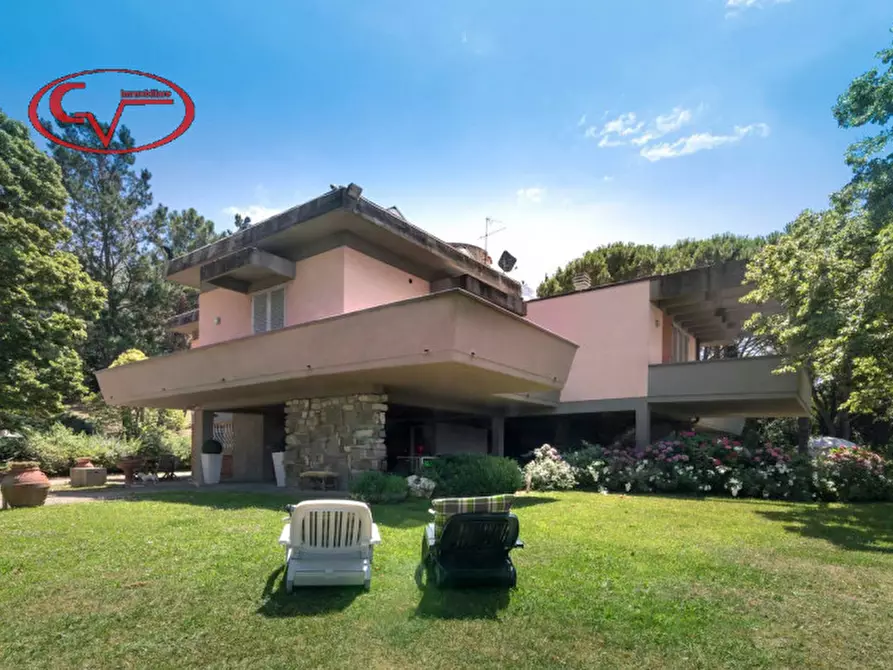 Immagine 77 di Villa in vendita  in via lungarno a Terranuova Bracciolini