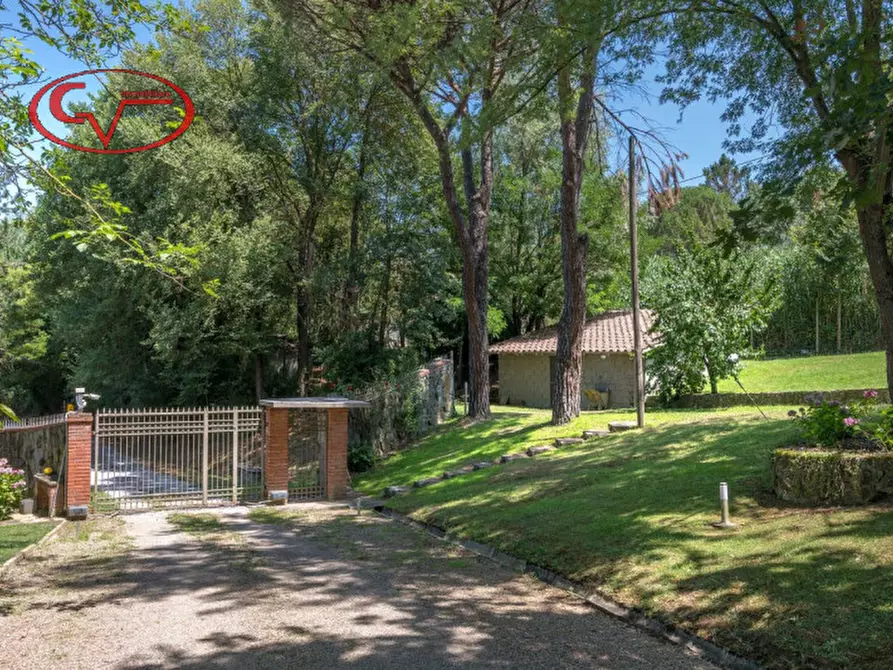 Immagine 83 di Villa in vendita  in via lungarno a Terranuova Bracciolini