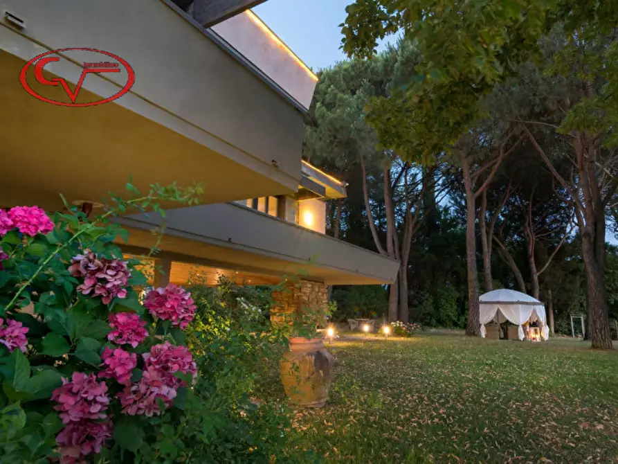 Immagine 88 di Villa in vendita  in via lungarno a Terranuova Bracciolini