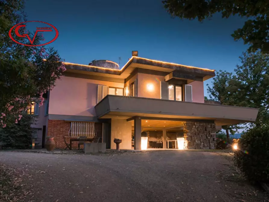 Immagine 90 di Villa in vendita  in via lungarno a Terranuova Bracciolini