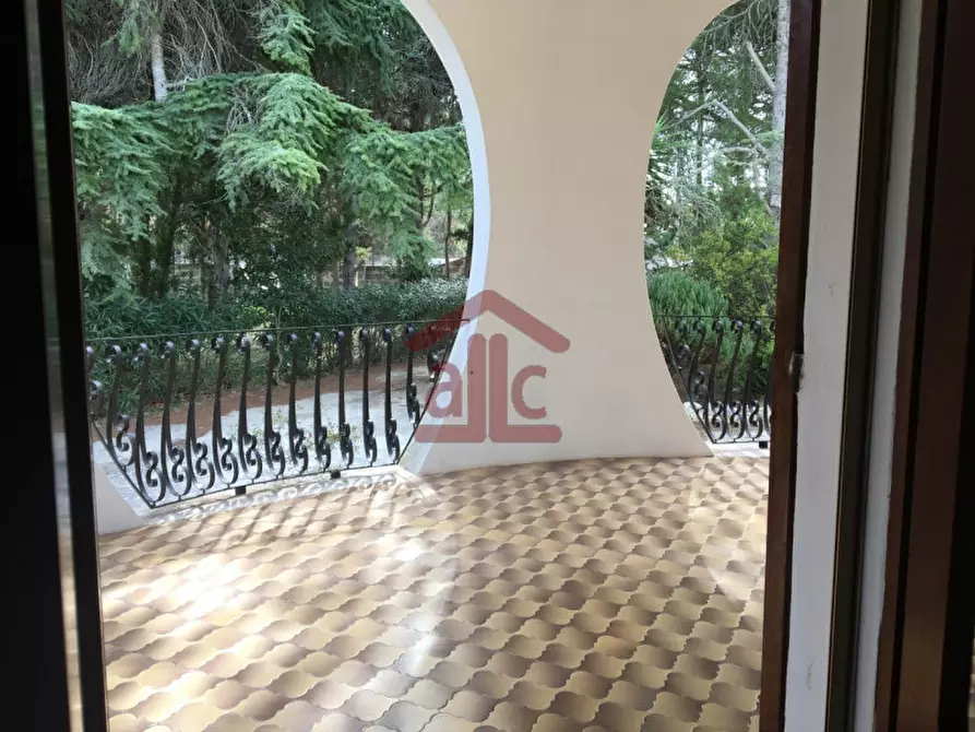 Immagine 50 di Villa in vendita  in strada provinciale 298-lecce-aeroporto san cataldo 1 a Lecce