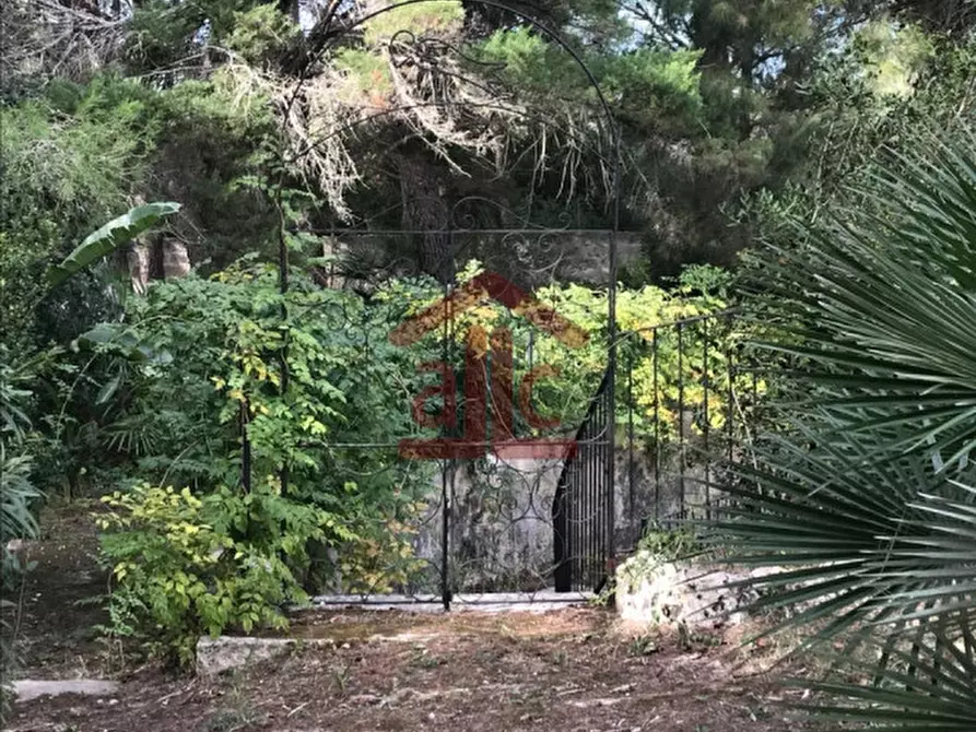 Immagine 56 di Villa in vendita  in strada provinciale 298-lecce-aeroporto san cataldo 1 a Lecce
