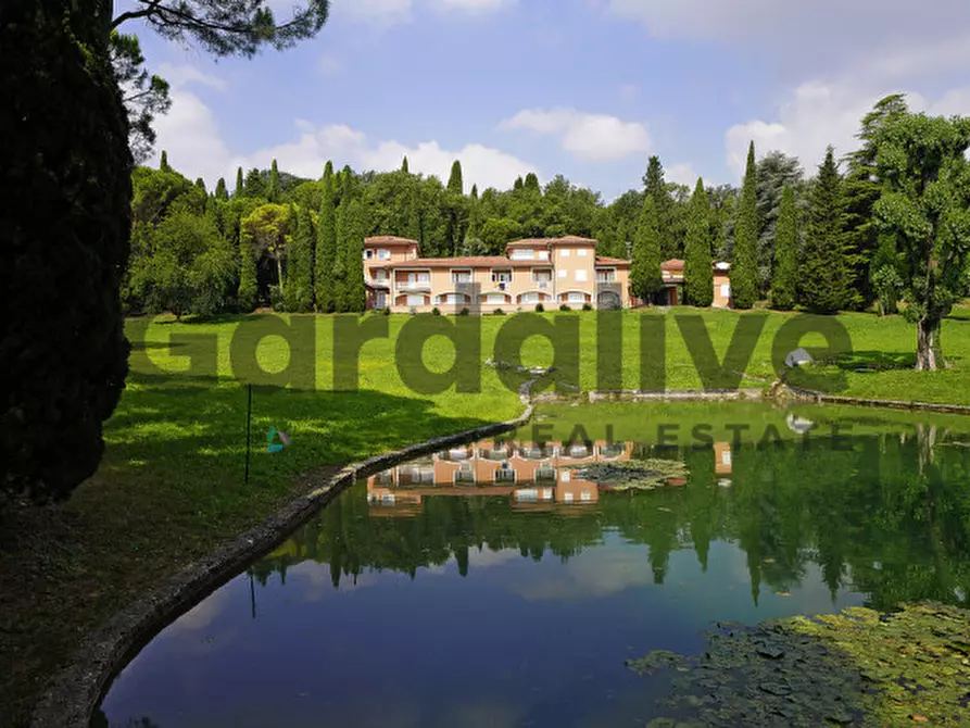 Immagine 1 di Appartamento in vendita  in Via Prais a Padenghe Sul Garda