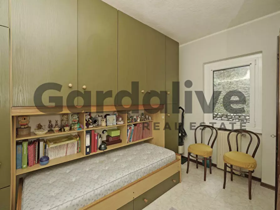 Immagine 8 di Appartamento in vendita  in Via Prais a Padenghe Sul Garda