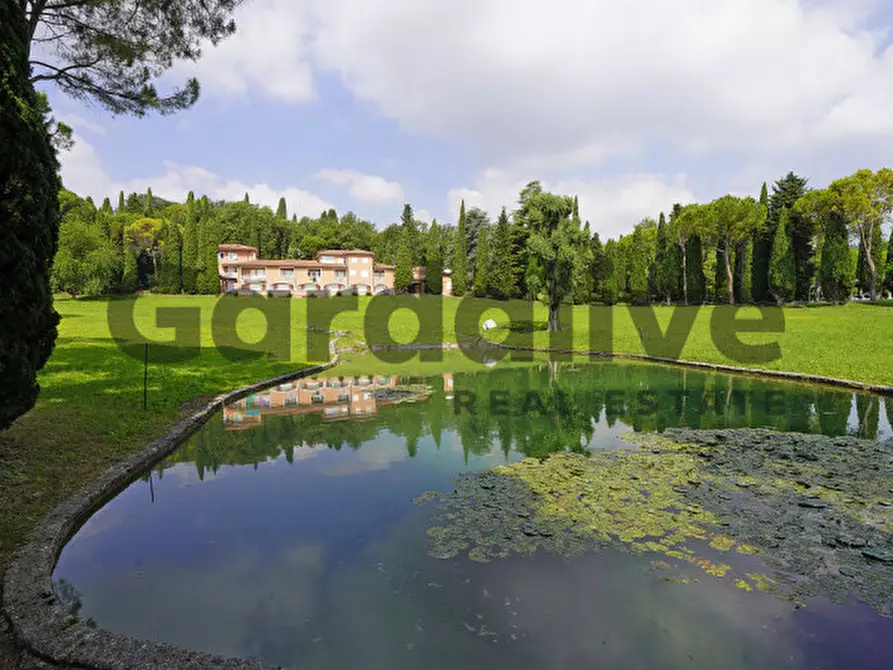 Immagine 11 di Appartamento in vendita  in Via Prais a Padenghe Sul Garda