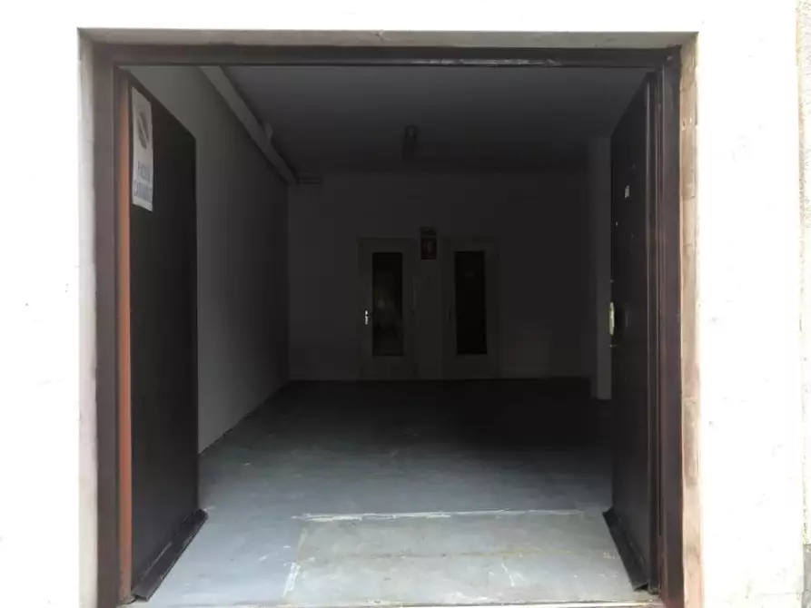 Immagine 2 di Magazzino in affitto  in Via Dalviano a Trieste