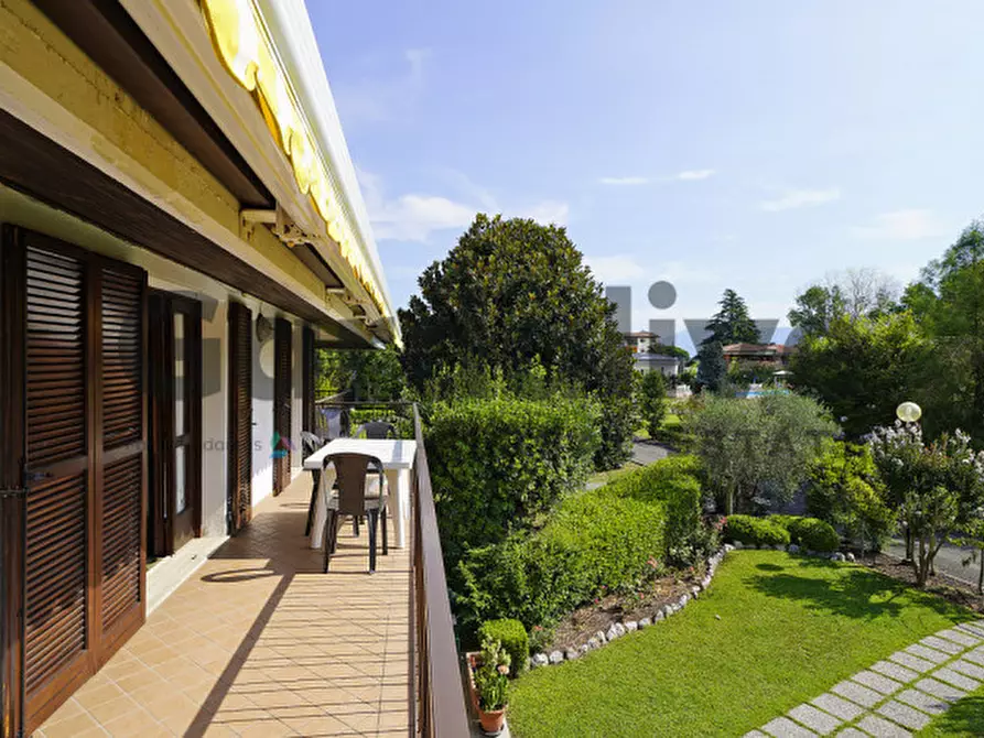 Immagine 3 di Appartamento in vendita  in Via Prais a Padenghe Sul Garda