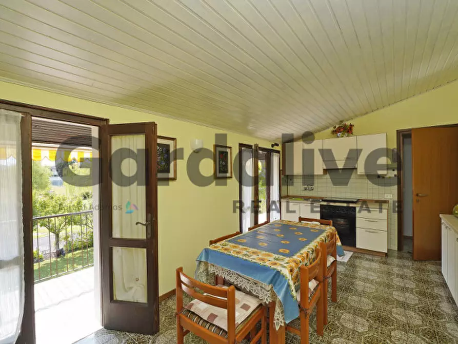 Immagine 5 di Appartamento in vendita  in Via Prais a Padenghe Sul Garda