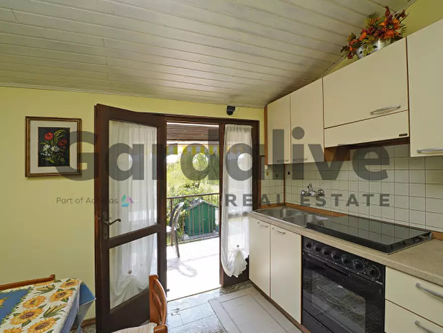 Immagine 7 di Appartamento in vendita  in Via Prais a Padenghe Sul Garda