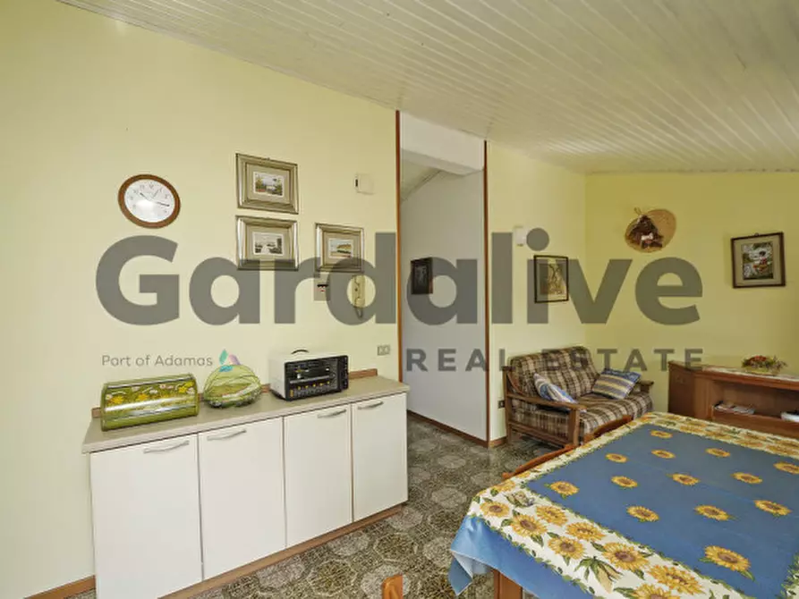 Immagine 8 di Appartamento in vendita  in Via Prais a Padenghe Sul Garda