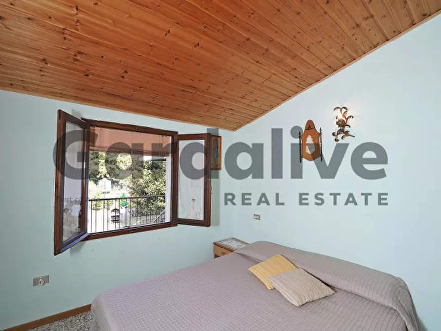 Immagine 15 di Appartamento in vendita  in Via Prais a Padenghe Sul Garda