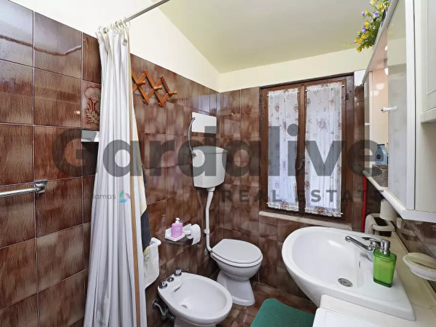 Immagine 17 di Appartamento in vendita  in Via Prais a Padenghe Sul Garda