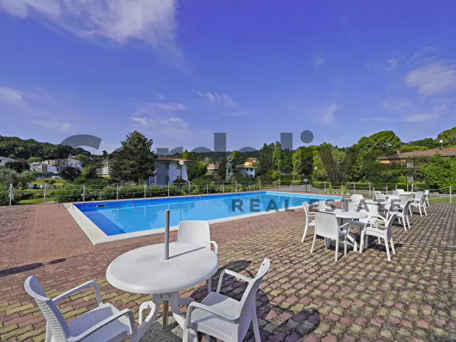 Immagine 20 di Appartamento in vendita  in Via Prais a Padenghe Sul Garda