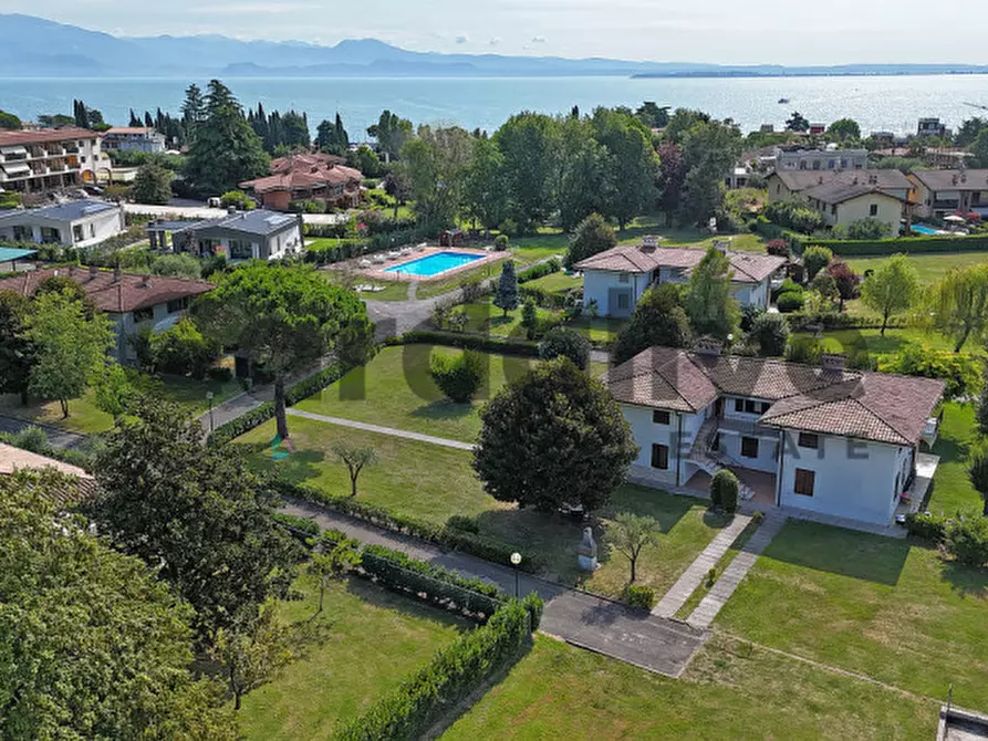 Immagine 23 di Appartamento in vendita  in Via Prais a Padenghe Sul Garda