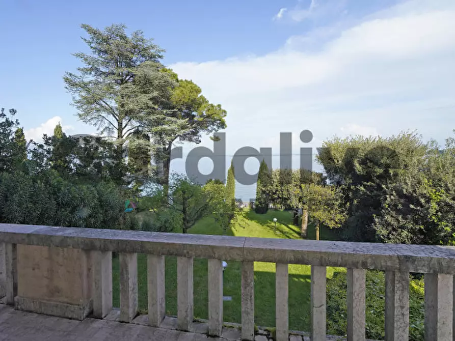 Immagine 2 di Appartamento in vendita  in Via  Marconi a Padenghe Sul Garda