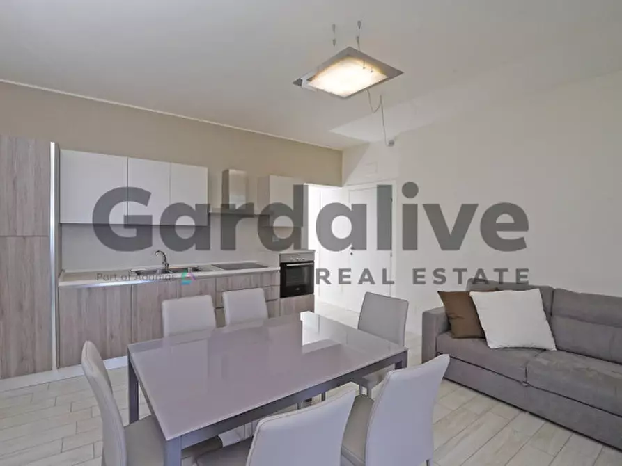 Immagine 7 di Appartamento in vendita  in Via  Marconi a Padenghe Sul Garda