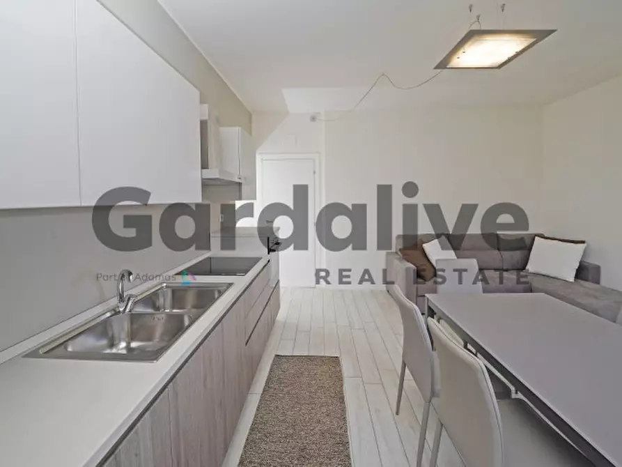 Immagine 9 di Appartamento in vendita  in Via  Marconi a Padenghe Sul Garda