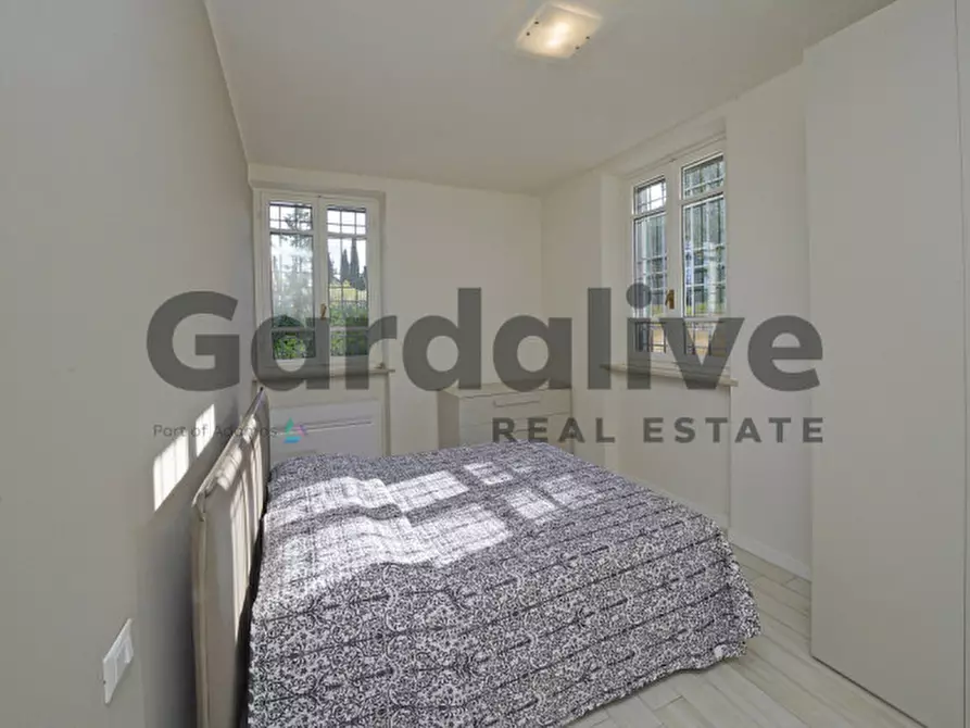 Immagine 10 di Appartamento in vendita  in Via  Marconi a Padenghe Sul Garda