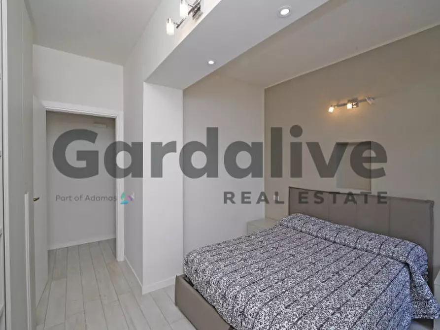 Immagine 15 di Appartamento in vendita  in Via  Marconi a Padenghe Sul Garda