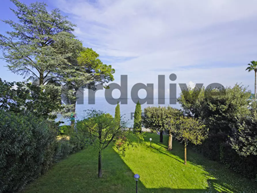 Immagine 21 di Appartamento in vendita  in Via  Marconi a Padenghe Sul Garda