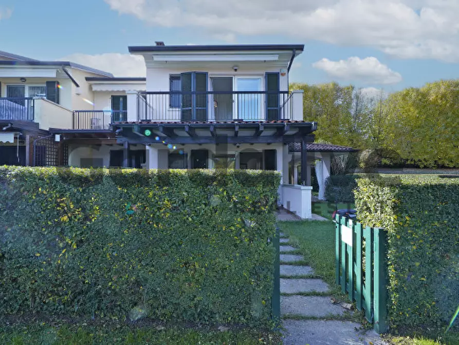 Immagine 4 di Villetta a schiera in vendita  in Via Prais a Padenghe Sul Garda