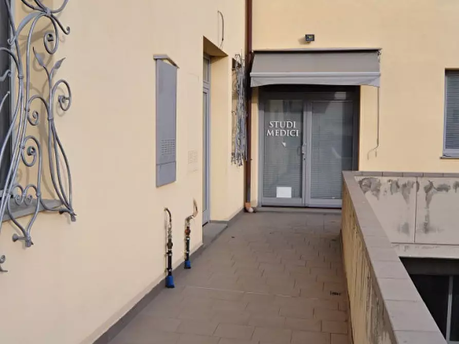 Immagine 5 di Negozio in vendita  a Loro Ciuffenna