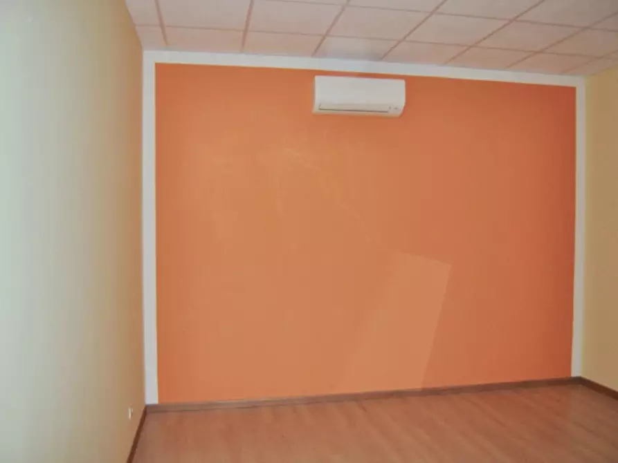 Immagine 3 di Ufficio in vendita  a Loro Ciuffenna