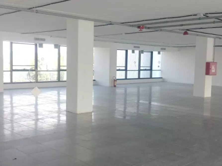 Immagine 5 di Ufficio in affitto  in STRADA 6 a Rozzano