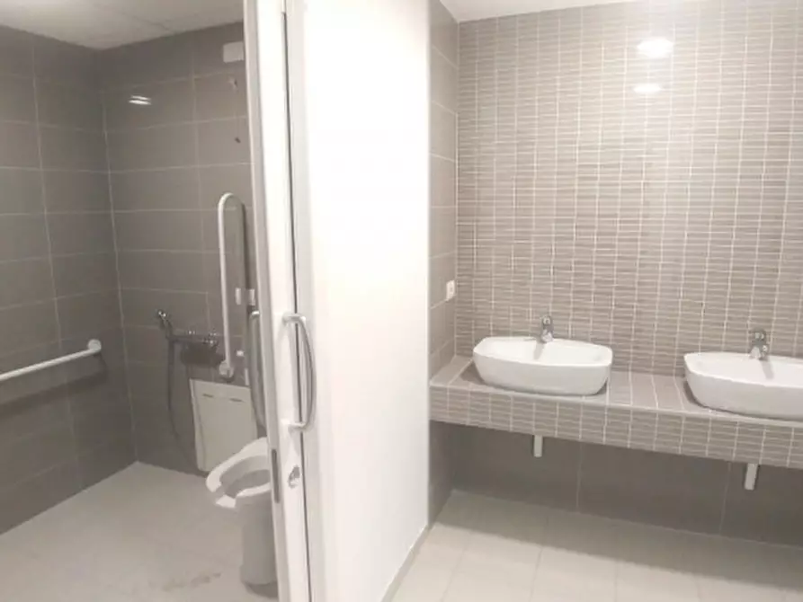 Immagine 13 di Ufficio in affitto  in STRADA 6 a Rozzano