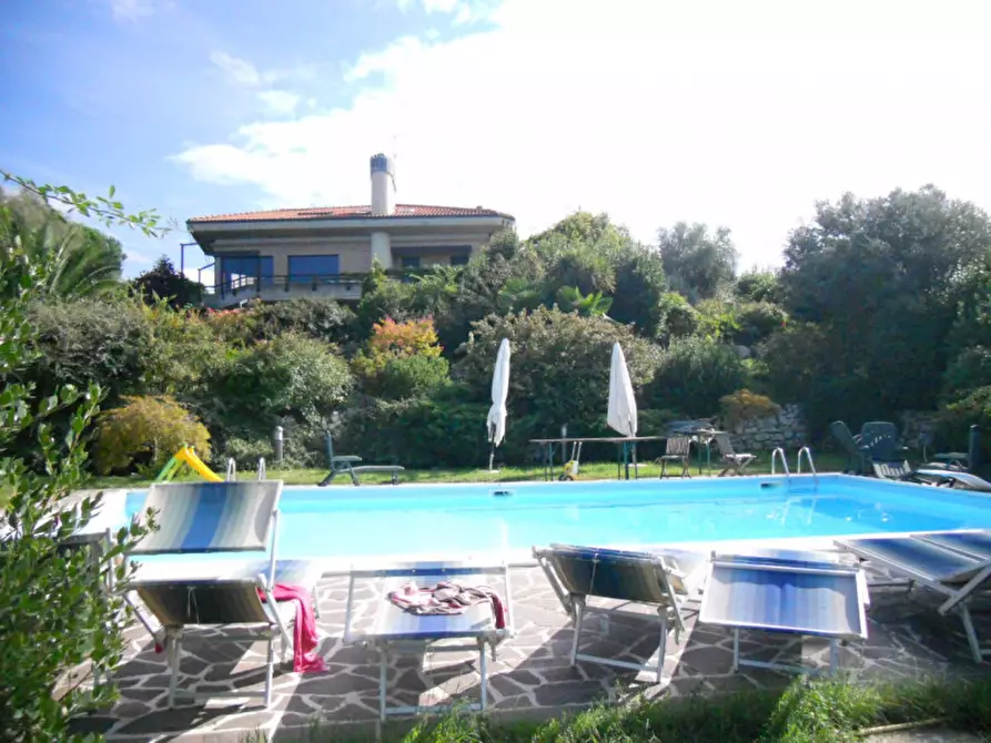 Immagine 10 di Casa indipendente in vendita  a Senigallia