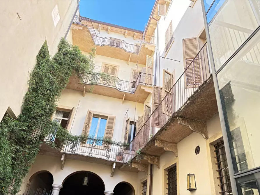 Immagine 19 di Appartamento in vendita  in Vicolo Torcoletto a Verona
