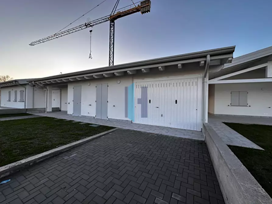 Immagine 1 di Casa bifamiliare in vendita  a Ghedi