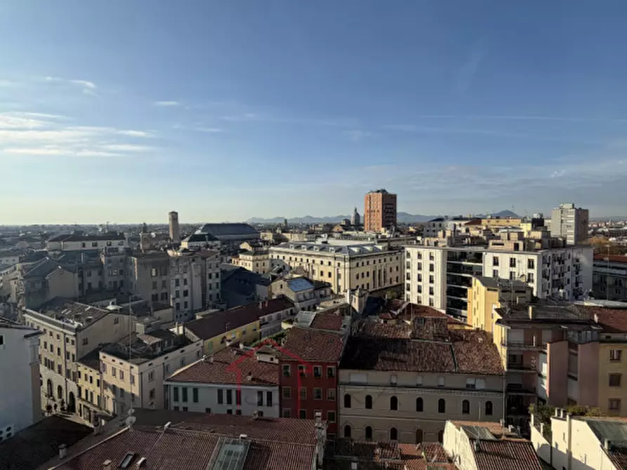 Immagine 1 di Appartamento in vendita  in Largo Europa a Padova